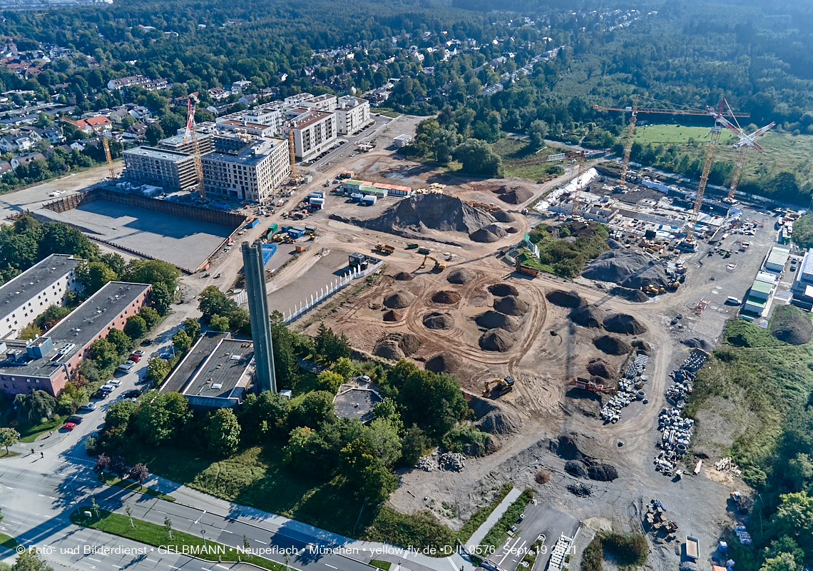 19.09.2021 - Aktuelle Luftbilder aus dem Alexisquartier und Pandion Verde in Neuperlach in München